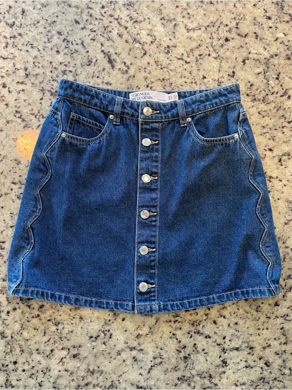 New Vero Moda 100% cotton Dark Blue Button-Front Denim Mini Skirt 28”